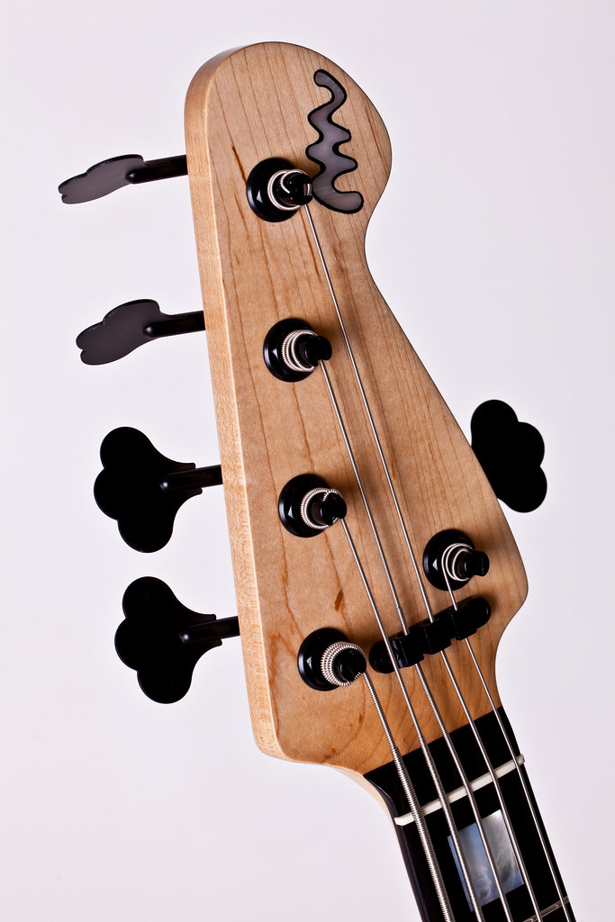 Jazz Bass Custom 5 - M Laghus - Página 3 6014745412_0b39212997_b