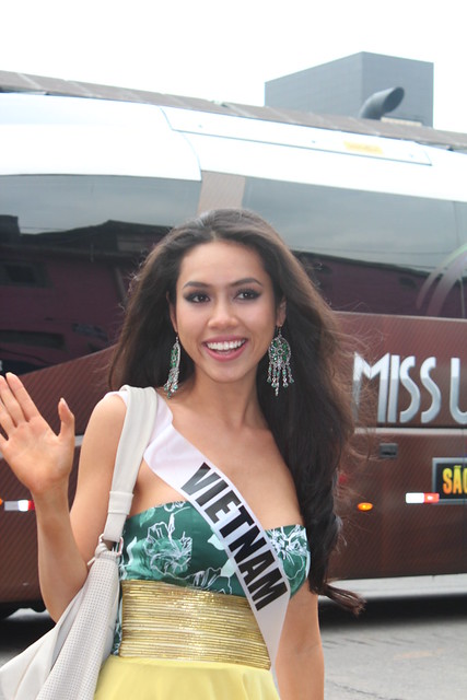 Hoàng My tại Miss Universe 2011 6084232874_50d6e4e568_z