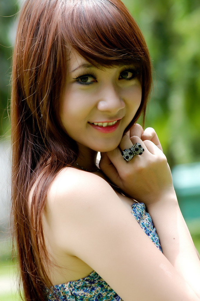 Girl xinh cute nhiều kỳ - Page 2 6060877577_709a85068e_b