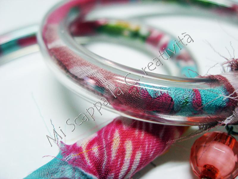 Altri due bracciali in pvc 6096071692_5de60e0c7f_b