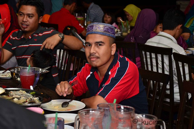 MAJLIS BERBUKA PUASA DI RESTOREN SINAR MESRA, KUANTAN - Page 5 6062257602_54e7e4c116_z