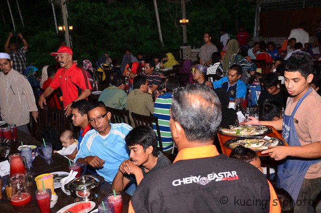 MAJLIS BERBUKA PUASA DI RESTOREN SINAR MESRA, KUANTAN - Page 5 6062170694_ceee17e424_z