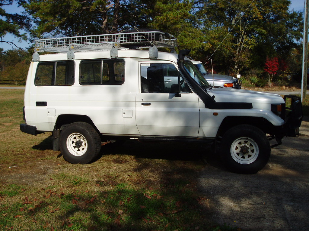 93'HJ-75 Troopy in the shop  6295444709_9533c5ce8e_b