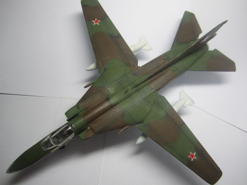 [1/72] MiG-27 (Academy) 6410611157_efdce9c5a4_b