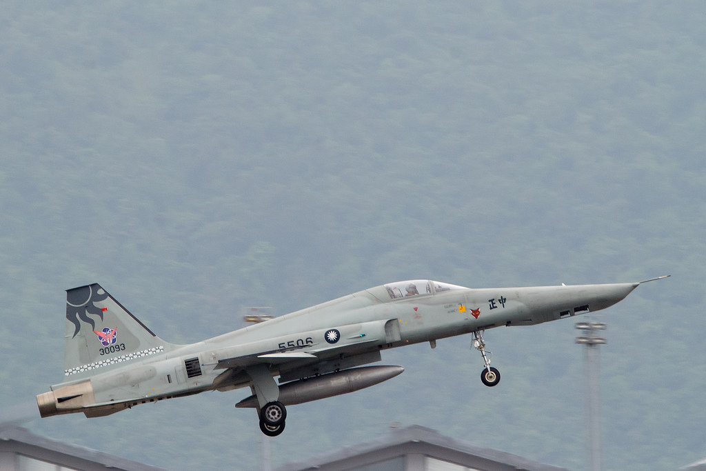 Armée Taiwanaise / Republic of China Armed Forces(ROCAF) - Page 10 6267957795_3a03b23e94_b