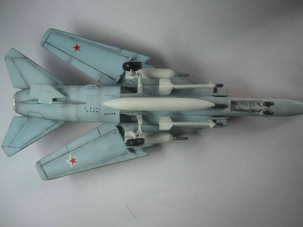 [1/72] MiG-27 (Academy) 6410631831_d5a86b2042_b