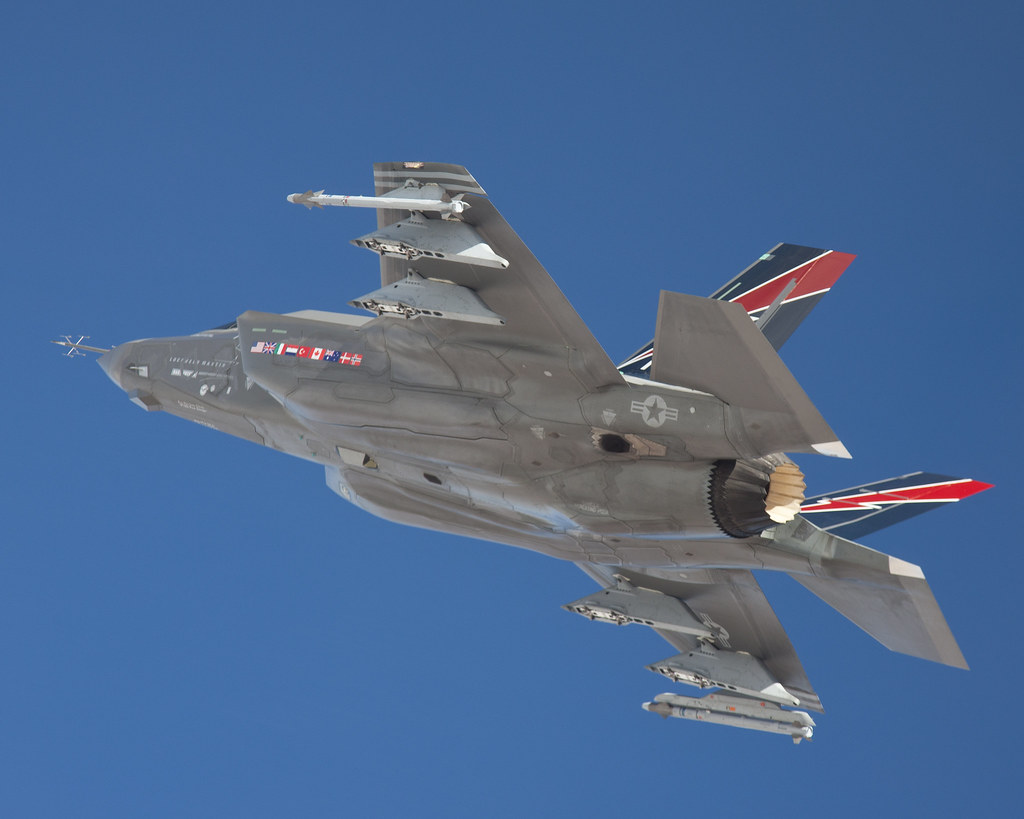 Lockheed F-35 Lightning II - Página 7 6911043833_7203d50f45_b