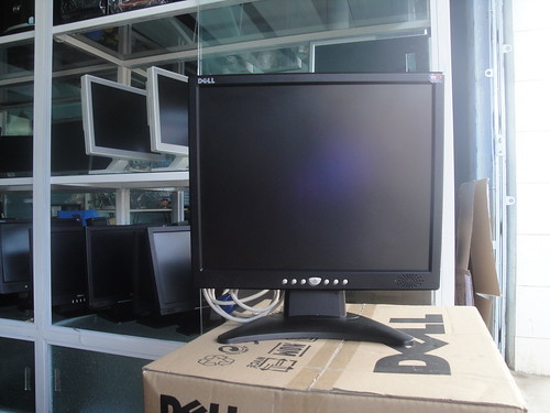 LCD nhiều loại, hàng chất lượng, giá siêu rẻ 6995435054_384a3896cb