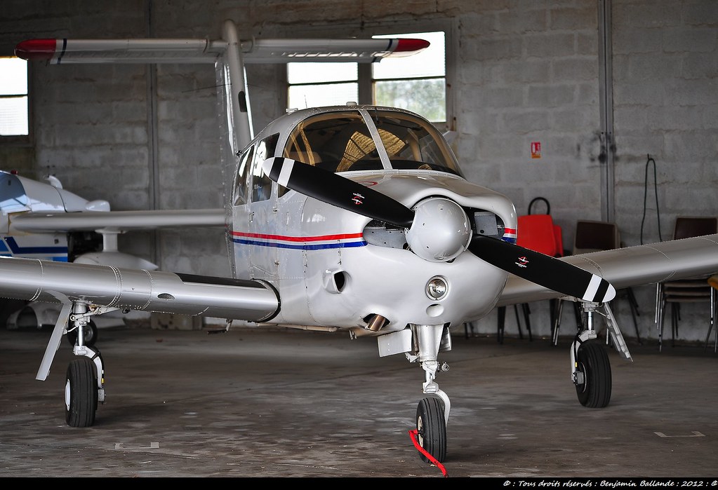 Aérodrome de Libourne - Page 8 6964732689_8ac01486d3_b