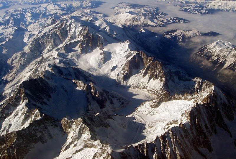 Il gruppo del M.Bianco dal finestrino dell'aereo. 7248542540_f57bfec38a_c