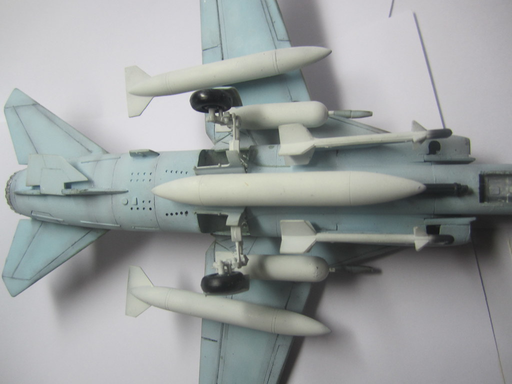 [1/72] MiG-27 (Academy) 6410619055_310c460b81_b