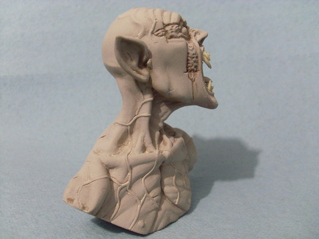 MODELADO BUSTO VAMPIRO "TERMINADO" 6633629429_aa32d78e56_z