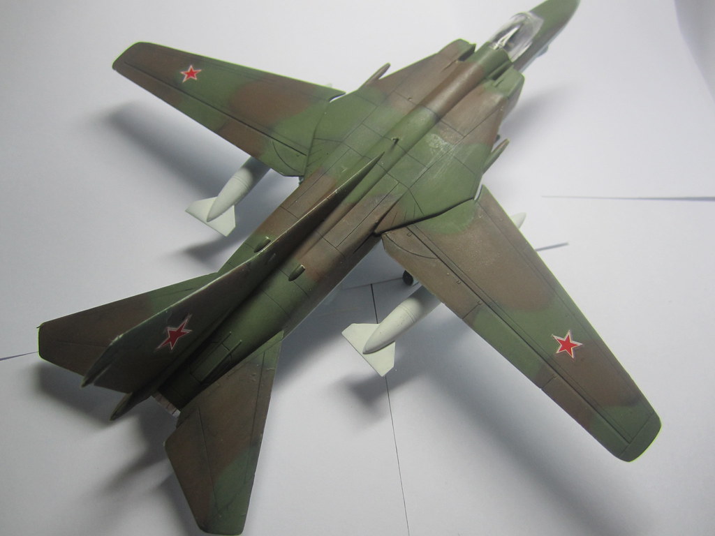 [1/72] MiG-27 (Academy) 6410623115_fc0d74a86f_b