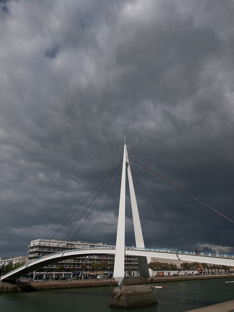 Pont blanc ciel gris 6692067343_61bb4acd89_z