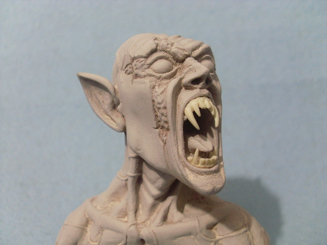 MODELADO BUSTO VAMPIRO "TERMINADO" 6633616901_acd2a53fa5_z