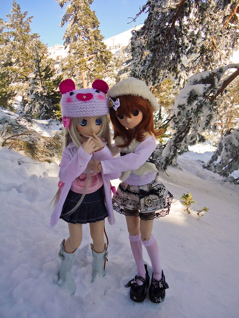 Maria & Noumi en la nieve <33!! (DD) 6962574653_29e37eb473_z