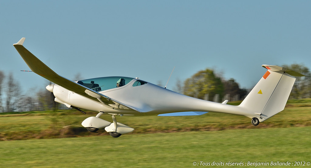 Aérodrome de Ste foy la Grande  - Page 5 7034247557_55c5a6dbbb_b