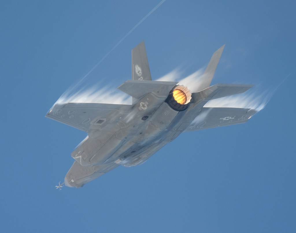 Lockheed F-35 Lightning II - Página 10 7117059027_5e3865b449_b