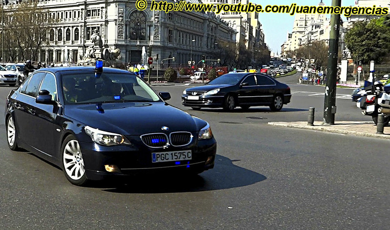 BMW serie 5; Coche piloto 7165018599_1187519a3f_c