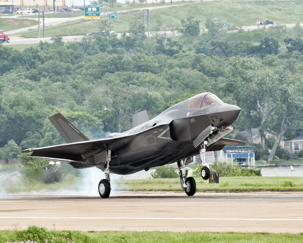 Lockheed F-35 Lightning II - Página 10 6937801344_bf594e2c01_b