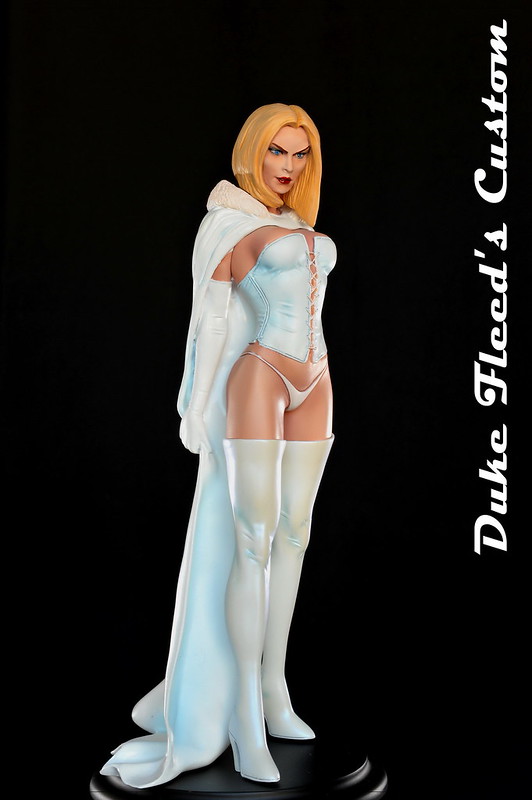 Emma Frost the White Queen (Kit produit par Jesse) 7488808282_6bba9d184a_c