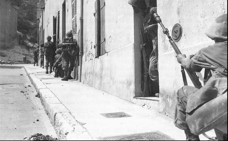 Attaque de Nd de la Garde 1944 Marseille (13) 11274597435_d1e551bcd3_c