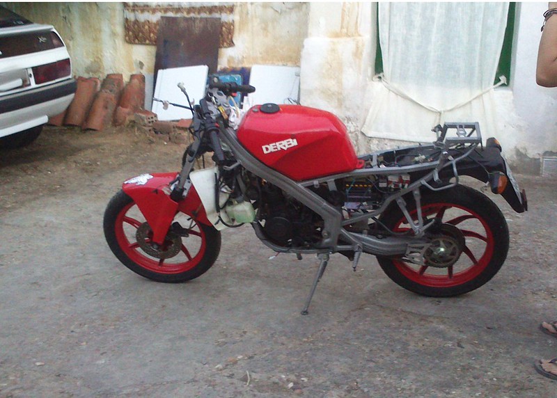 Derbi GPR 75 Restauración en progreso 9479247249_f8ce82384f_c