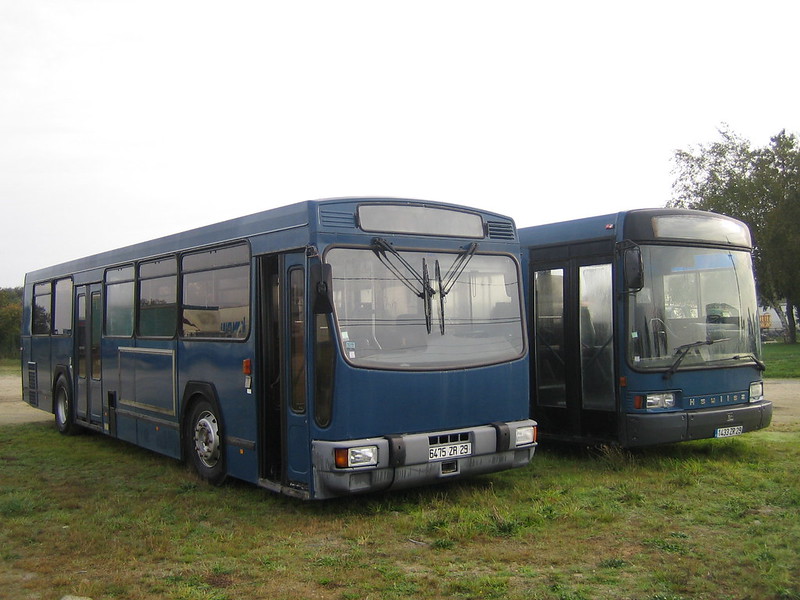 Passage de bus dans le grand ouest 13329329025_777caaa615_c