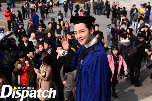 [Latest] [article] [STARCAST] Jang Keun Suk’s graduation day…”I introduce my memories” 12672656665_66bc6103dc