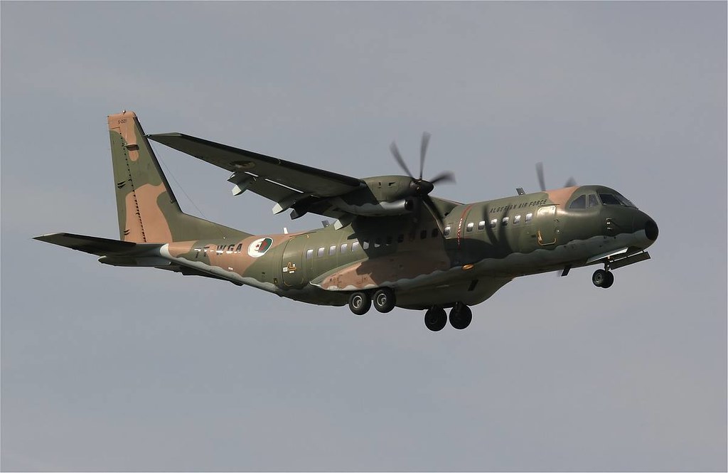 صور طائرات النقل والشحن الجزائرية [  CASA C-295M  ]  - صفحة 5 28824515833_b73393ba60_b