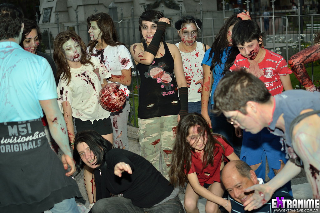 ehh las fotitos del zombie walk !!! 8095574556_7852552730_b