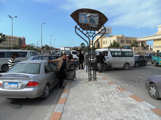 |• بالصور قطع الطريق الدولى بالعريش للمطالبة بوقف تراخيص السيارات الاجرة الجديدة|13|12|2012  8269422017_07d483b823_z