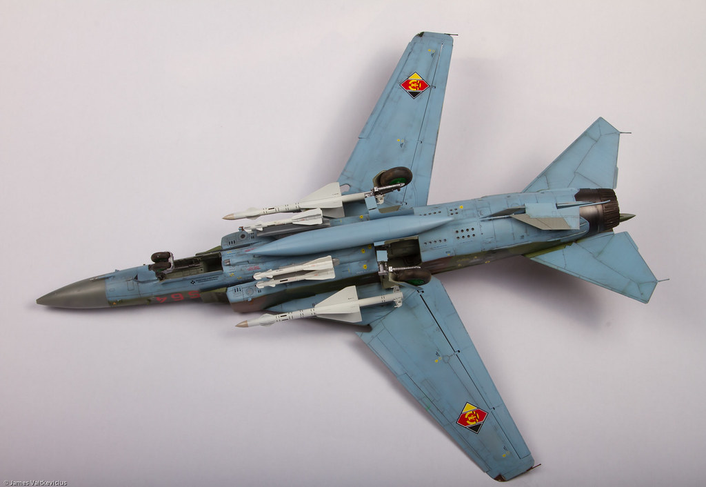 1/32 Scale Trumpeter Mig-23 Flogger B - Now Completed 8176346881_e78ea74dcc_b