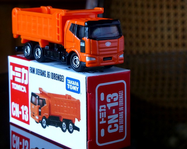 Tomica CN-13 FAW Jiefang J6 8406106199_a972e5b6e8_z