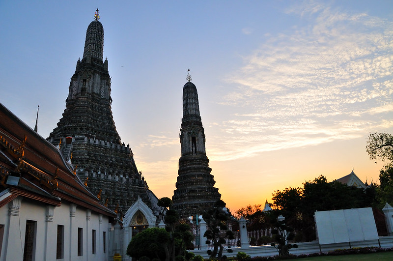 Temple à bangkok 7107932787_e79e0a6bc1_c