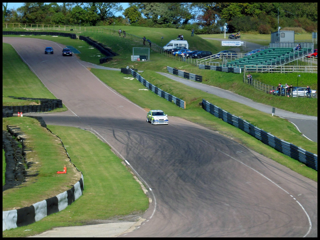 Lydden Hill Track Day 29th September Photographs - Page 2 8044635514_2ca954fc97_b