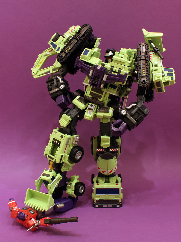 Devastator by MAKETOY 8281597825_5a51c3cf86_c