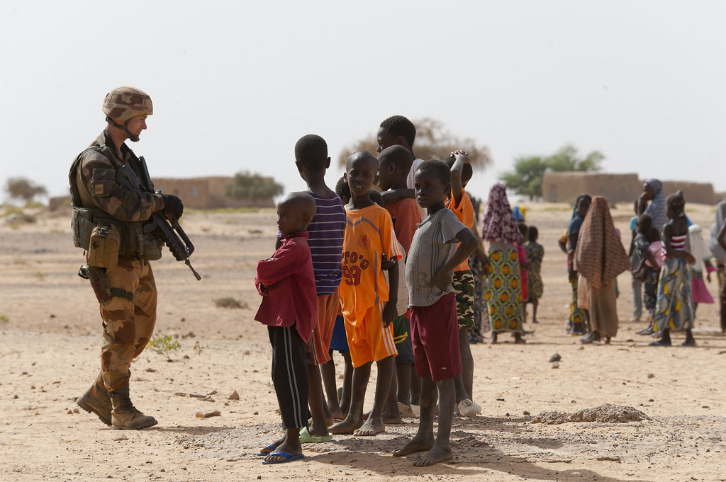 Conflictos Africanos - Página 6 8559889210_ea0867e791_b