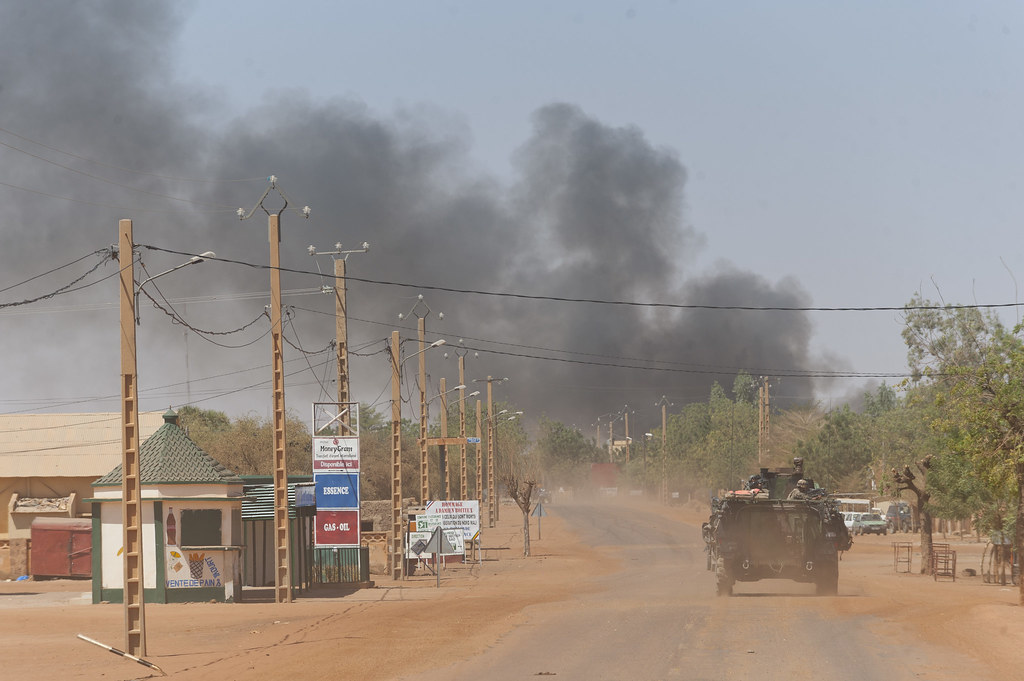 Conflictos Africanos - Página 5 8509915557_b99fc57eb4_b