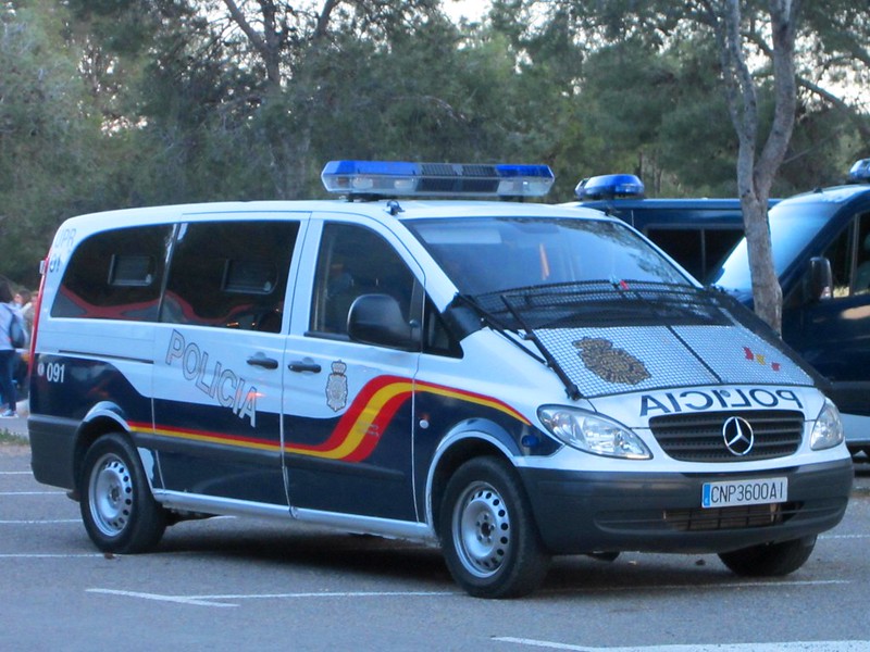 Mercedes Benz Vito; rotulación clara 8651671631_88f481a0a0_c