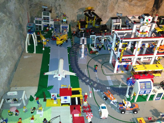 My Lego City - Page 3 8662946784_c174cf45d6_z