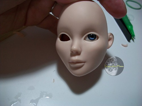 HOW TO: Make a vinyl dolls inset eyes changeable 7764339112_0b3020c5ff