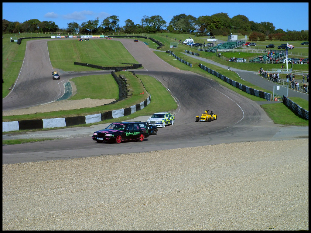 Lydden Hill Track Day 29th September Photographs - Page 2 8044658394_ae504bee09_b