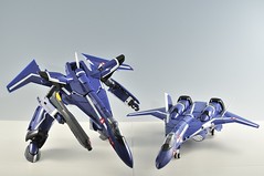 [Jouet] Yamato 1/60 Perfect Transformer VF-19F Emerald Force Regular Model Style 7964740794_9473bde745_m