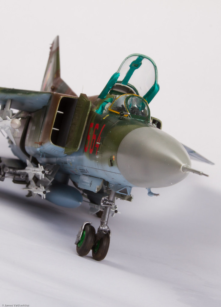1/32 Scale Trumpeter Mig-23 Flogger B - Now Completed 8176349473_f91f5f9180_b