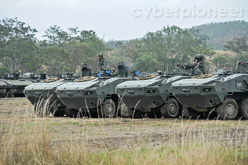 Forces armées de Singapour/Singapore Armed Forces (SAF) - Page 6 8210365824_b0b7f9d19b_b