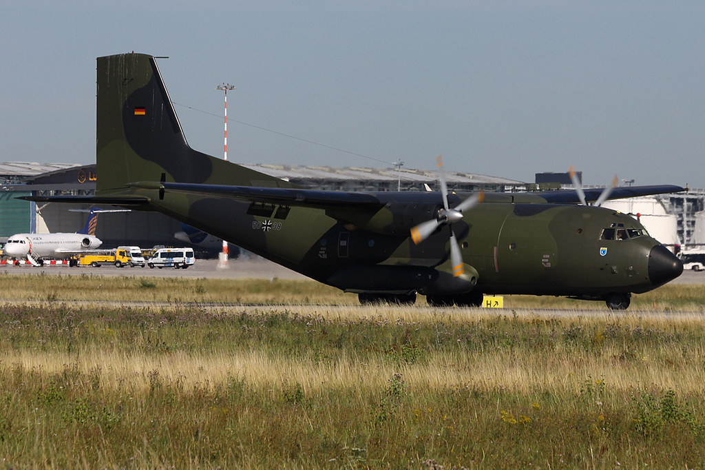 STR/EDDS Flughafen Stuttgart 8349016423_bbb38893b1_b