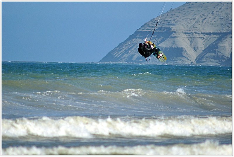 Kite Surfers 8461479346_6933078503_c