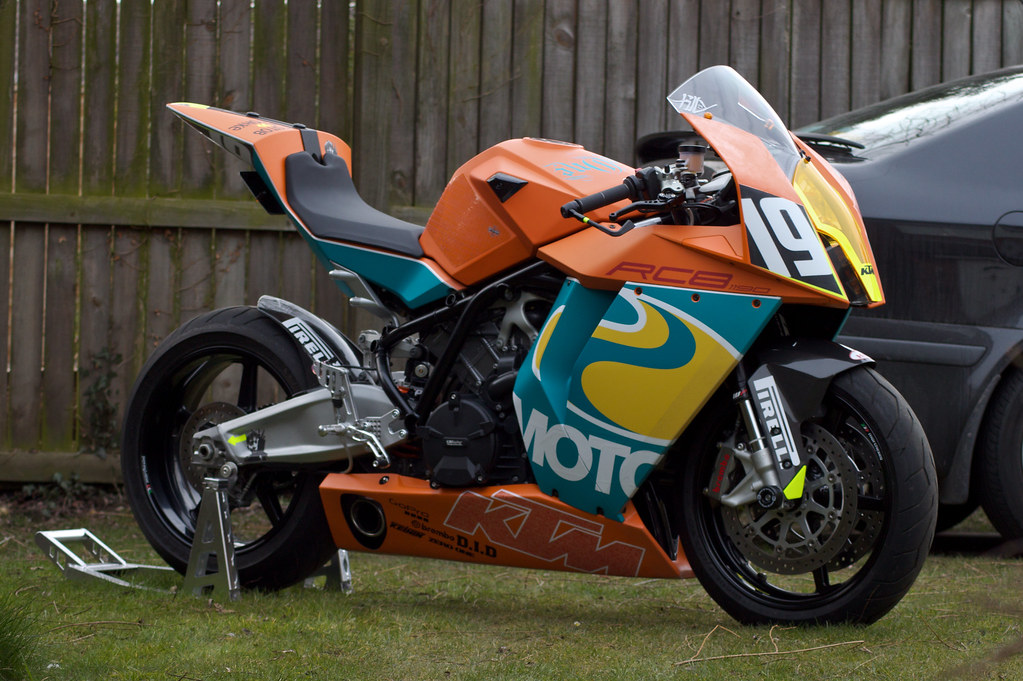 KTM 1000 RC8 RC8R  - Page 9 8631539391_60658ab3d0_b