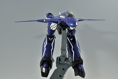 [Jouet] Yamato 1/60 Perfect Transformer VF-19F Emerald Force Regular Model Style 7964745782_4def074306_m